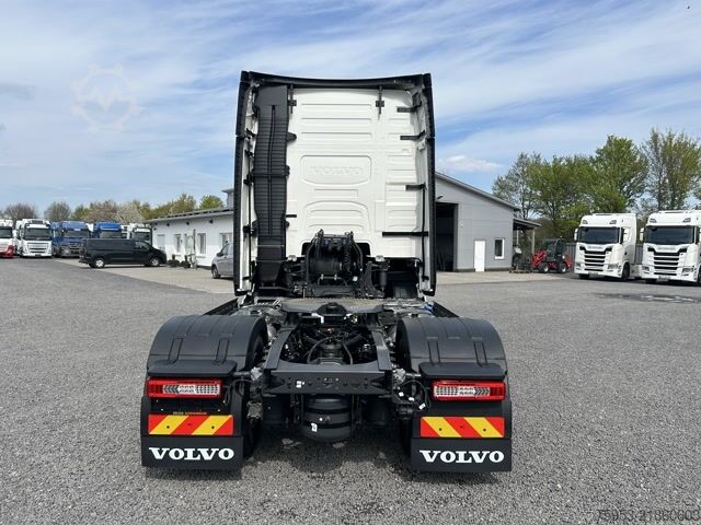 Standard tractor unit Volvo FH 500 Aero Euro 6 Globe XL Leder Mikrowelle