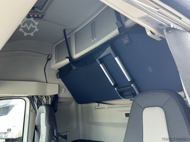 Standard tractor unit Volvo FH 500 Aero Euro 6 Globe XL Leder Mikrowelle