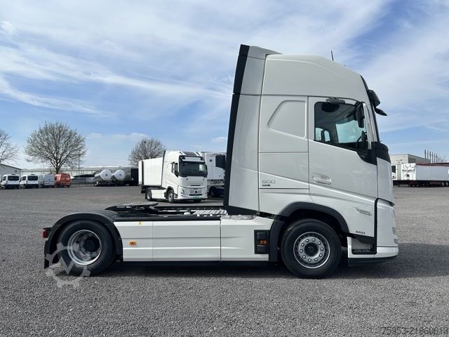 Standard tractor unit Volvo FH 500 Aero Euro 6 Globe XL Leder Mikrowelle