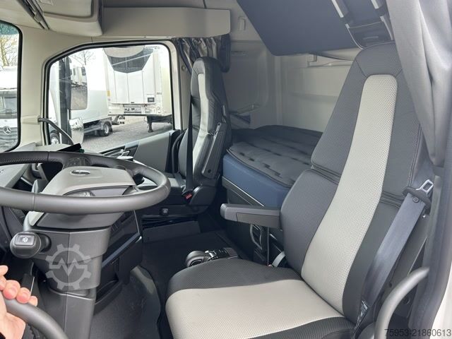 Standard tractor unit Volvo FH 500 Aero Euro 6 Globe XL Leder Mikrowelle