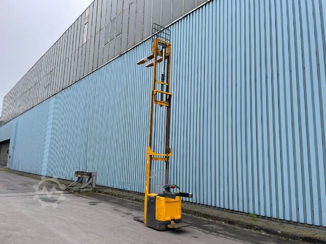 High Lift stacker Jungheinrich RC 16 // Triplex // Freihub