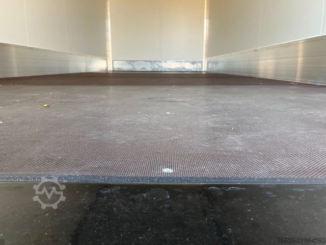 Swap body trailer KRONE Wechselbrücke Kühlaufbau
