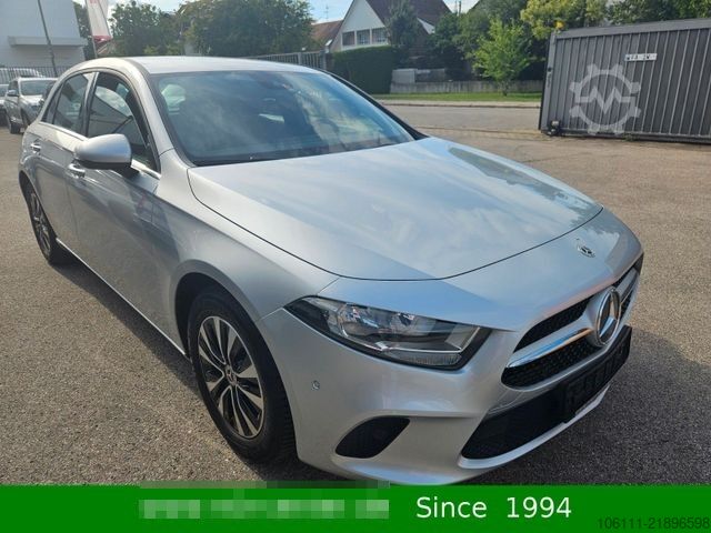 Van MERCEDES-BENZ A 200 A -Klasse Navigation Kamera