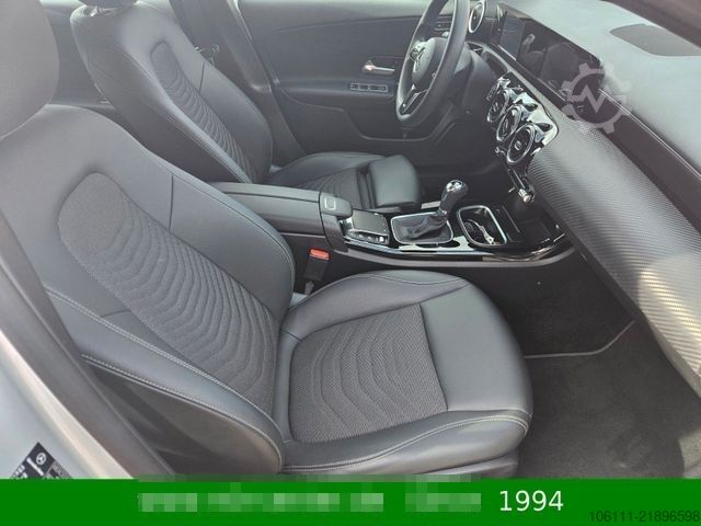 Van MERCEDES-BENZ A 200 A -Klasse Navigation Kamera