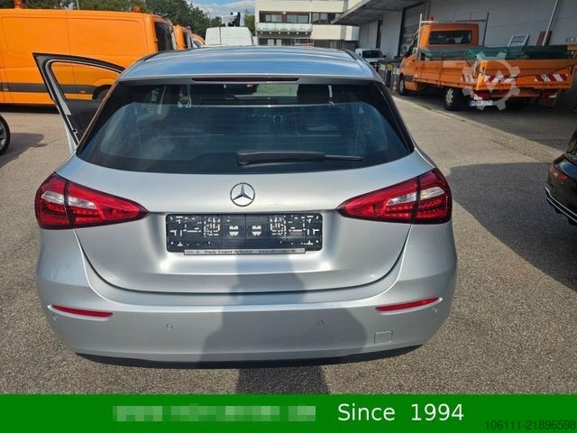 Van MERCEDES-BENZ A 200 A -Klasse  Navigation Kamera