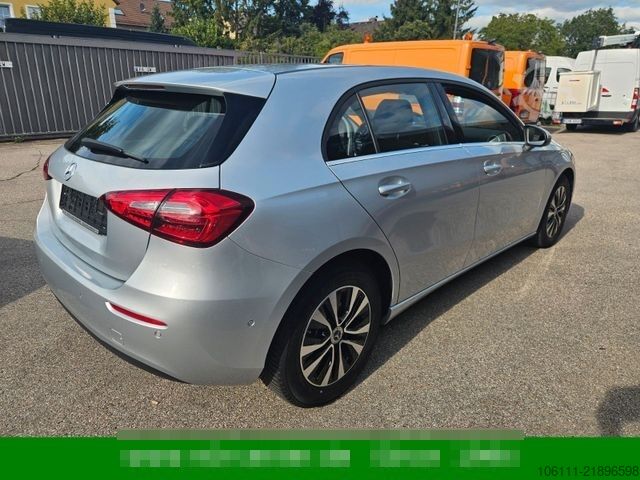 Van MERCEDES-BENZ A 200 A -Klasse Navigation Kamera
