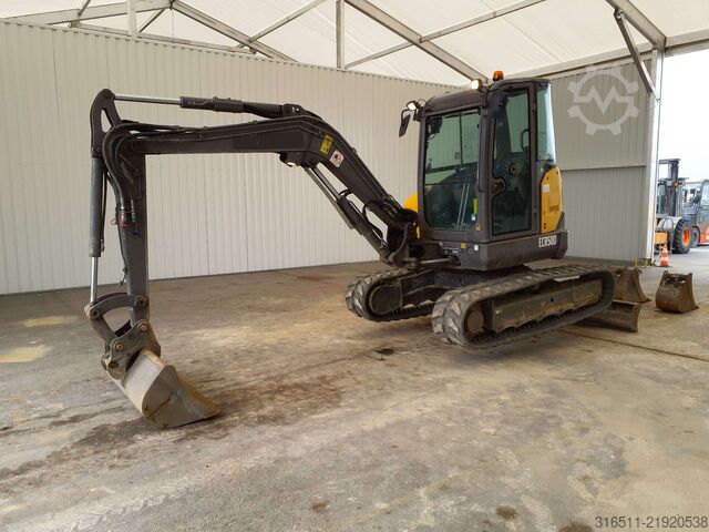 Chain excavator Volvo ECR50D