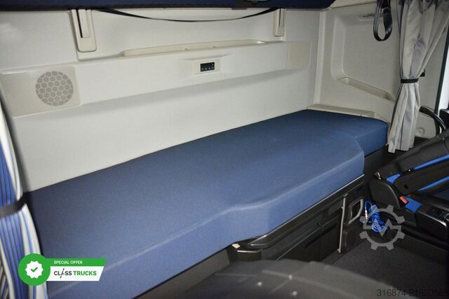 Standard tractor unit VOLVO FH 500 Globetrotter XL