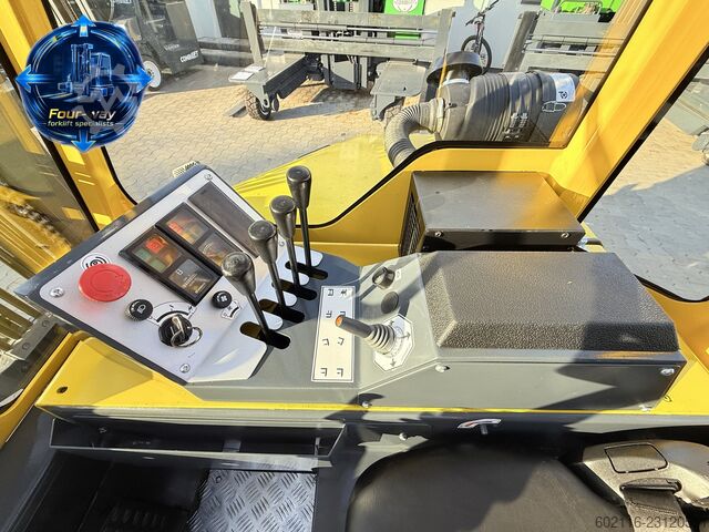 4-way forklift Combilift CB3000 GAS TRIPLEX 4900 CABIN POSITIONER