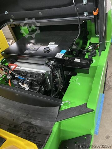 Neuer Elektro Gabelstapler, Triplex 4800 mm mit Freihub und Seitenschieber, Frontstapler, Elektrosta EP EFXZ-251 - Li-Ion