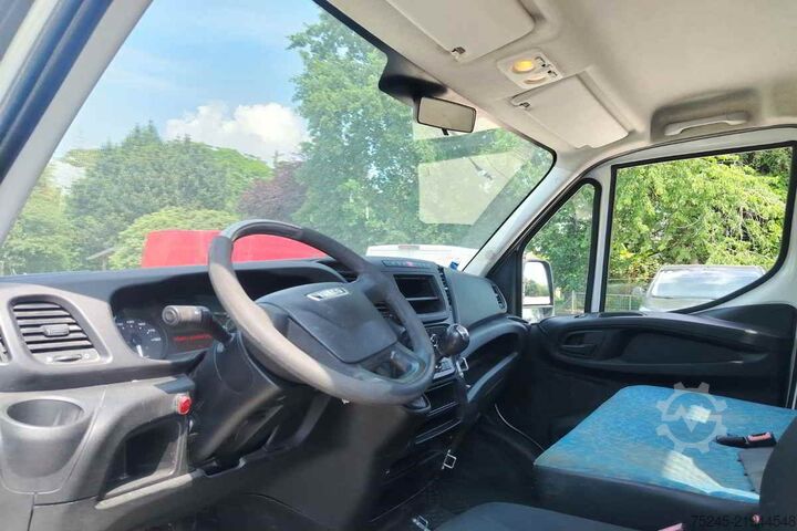 Three-way tipper van Iveco 35S 11 2.3 HPI RIBALTABILE TRILATERALE