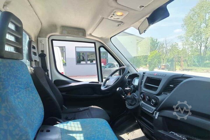 Three-way tipper van Iveco 35S 11 2.3 HPI RIBALTABILE TRILATERALE