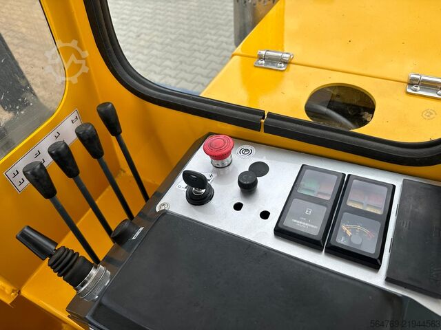 4-way forklift Combilift C2500 / Compact / Wide positioner