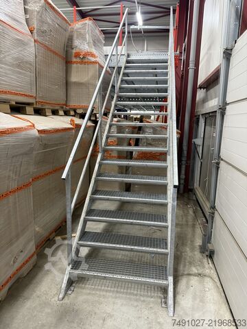 Mezzanine mit 363 m² Fläche – 500 kg/m² Traglast Lücht & Palm 