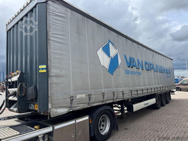 Curtain sided Krone SD, Lift-Axle