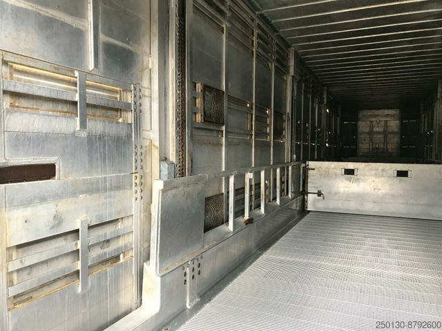 Livestock semitrailer PEZZIOLI SBA 63/3.Stock, Aggregat, Hubdach, Tränke