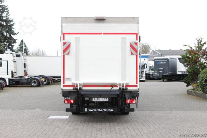 Refrigerated truck MAN TGX 26.440 CS 850 Retarder Schlafkab Kühlbox