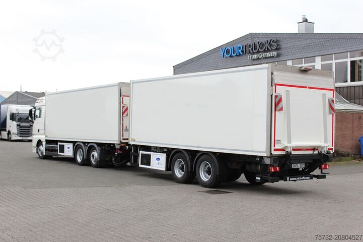Refrigerated truck MAN TGX 26.440 CS 850 Retarder Schlafkab Kühlbox