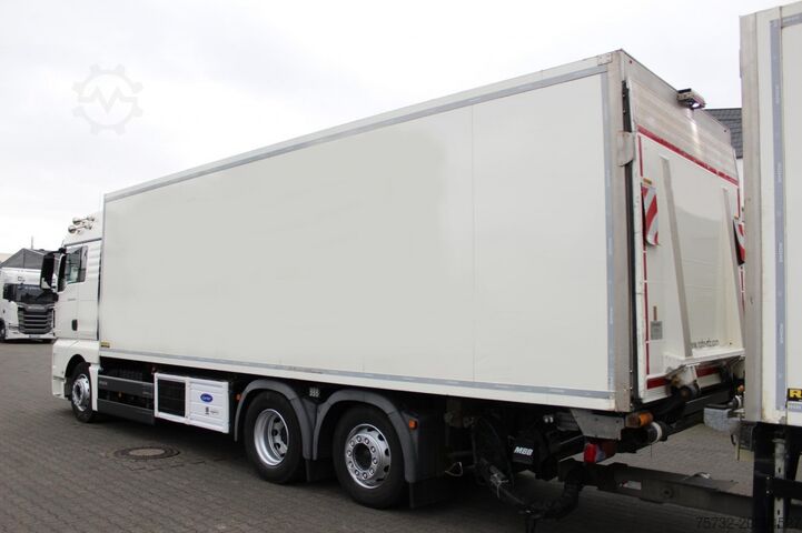 Refrigerated truck MAN TGX 26.440 CS 850 Retarder Schlafkab Kühlbox