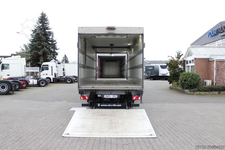 Refrigerated truck MAN TGX 26.440 CS 850 Retarder Schlafkab Kühlbox