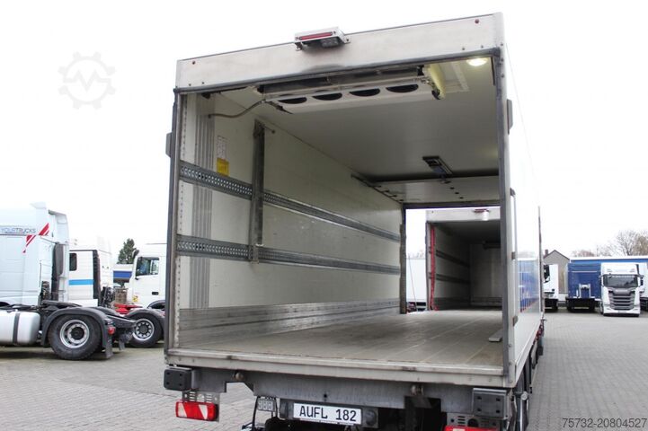 Refrigerated truck MAN TGX 26.440 CS 850 Retarder Schlafkab Kühlbox