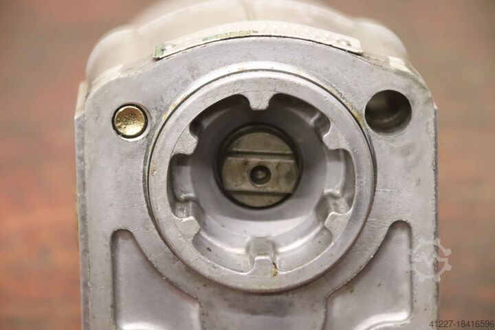 Double hydraulic pump Salami 2PB4,5/1PB2S-B03B2