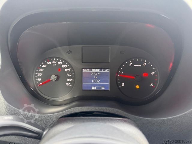 Transporter mit Koffer MERCEDES-BENZ Sprinter 315 CDI Möbelkoffer Treppe Windabweiser