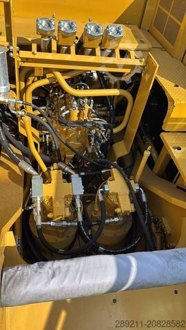 Raupenbagger CAT 374