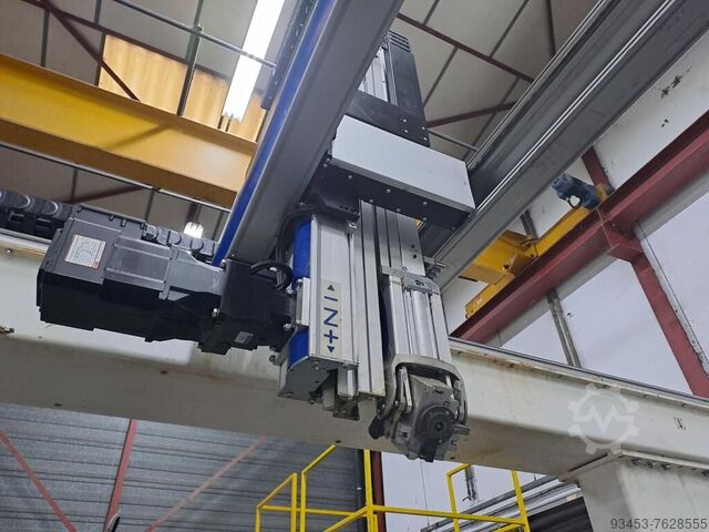 Spritzgussmaschine BMB KW 650/3500