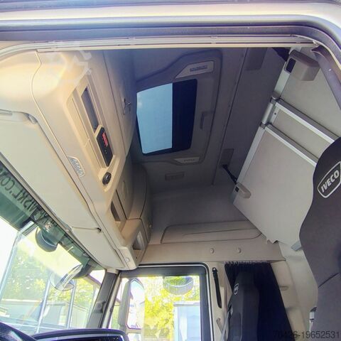 Box bodies / Chassis Iveco S Way AS 260 S 48 Y/FP CM