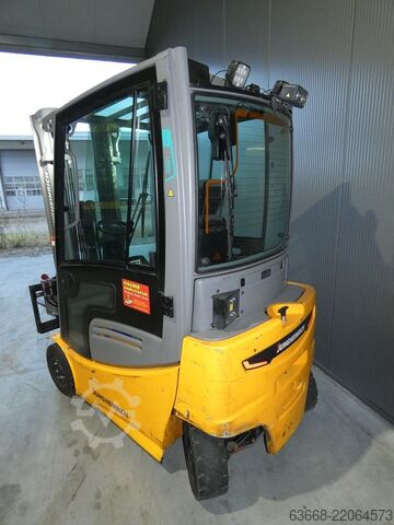 Electric 3-wheel forklift Jungheinrich EFG 316K Li