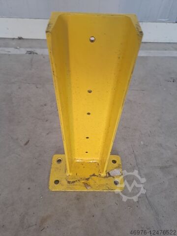 U collision protection corner ram protection corner Höhe: 400 mm / Materialstärke: ca. 6 mm/ Profilabm. außen: U: ca. 100 x 50 mm