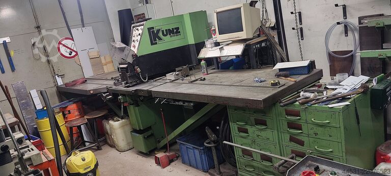 Punching nibbling machine Stanznibbelmaschine KST 40 / 750