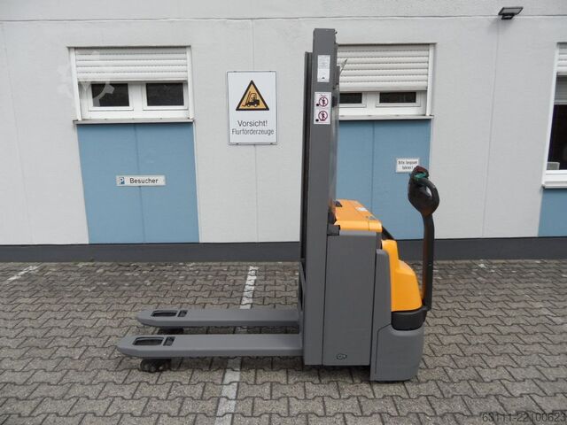 High Lift stacker Jungheinrich EJC 112z - Initialhub (Basishub) - 330 Stunden!