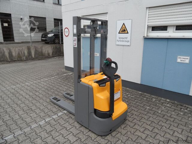 High Lift stacker Jungheinrich EJC 112z - Initialhub (Basishub) - 330 Stunden!