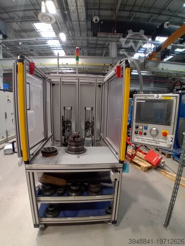 Device for checking rim runout PROJEKT Pr-351