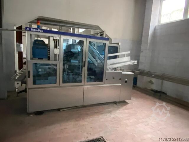 Used Tetra Pak TBA-8 SQ 1000 ml filling machine Tetra Pak® TBA/8-1000 SQ