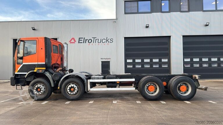 Chassis cab Iveco EUROTRAKKER 340 E 34 (POMPE MANUELLE / GRAND PO...