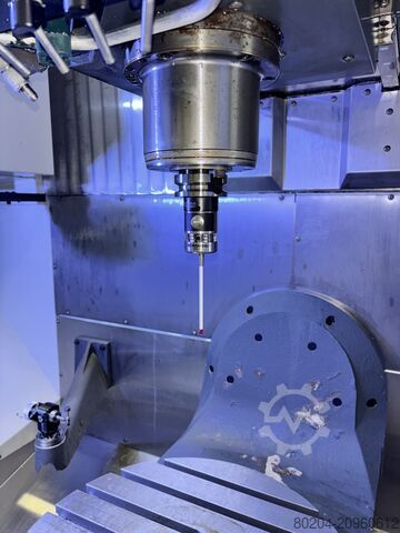 Vertical machining center HAAS umc 750