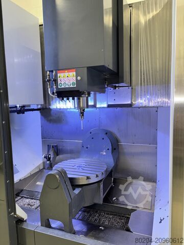 Vertical machining center HAAS umc 750
