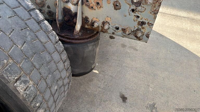 Chassis cab Renault Premium 320 (BOITE MANUELLE / MANUAL GEARBOX)