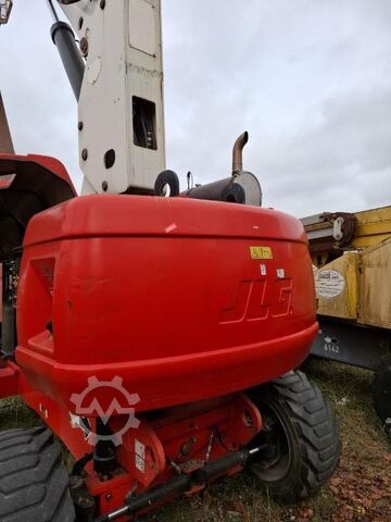 Telescopic boom lift JLG 860SJ