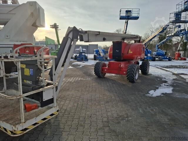 Articulated boom lift JLG 800AJ