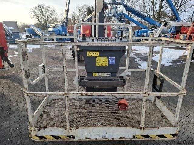 Articulated boom lift JLG 800AJ