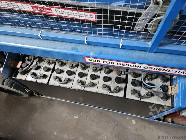 Scissor lift Holland Lift HL-190 E12
