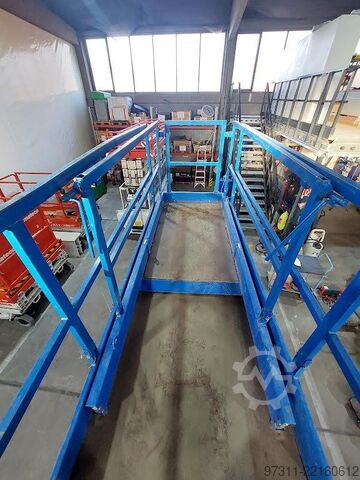 Scissor lift Holland Lift HL-190 E12