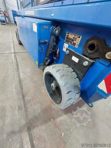 Scissor lift Holland Lift HL-190 E12