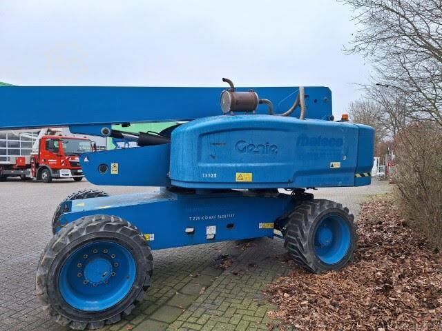 Teleskopbühne Genie S-85