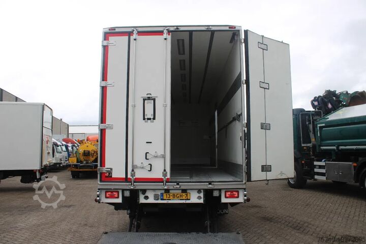 Refrigerated/frozen transport Scania R490 + 6X2 + EURO 6 + heating truck/ flowers FU...