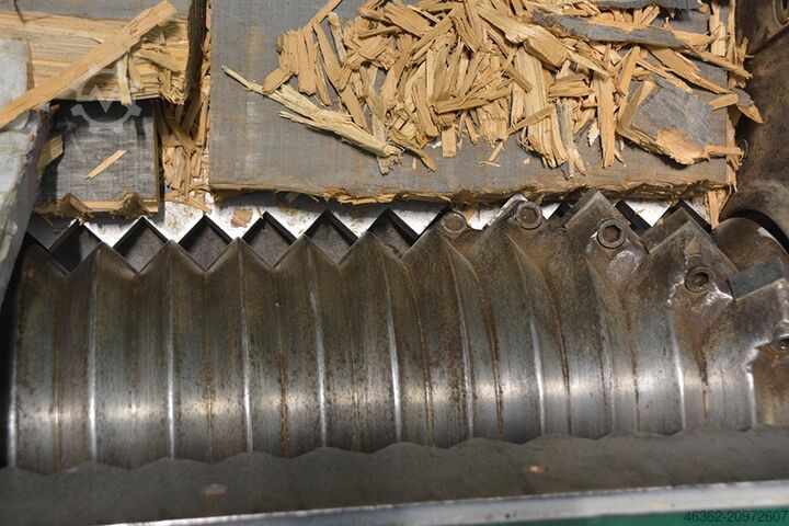 Chipper Schuko ZM 700